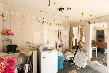 Casa à venda com 240m², 3 quartos e 2 vagasÁrea de Serviço