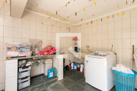 Casa à venda com 240m², 3 quartos e 2 vagasÁrea de Serviço