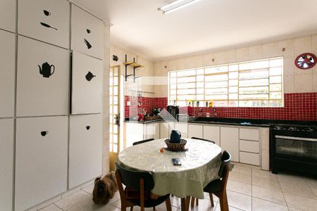 Casa à venda com 240m², 3 quartos e 2 vagasCozinha