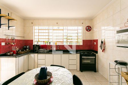 Casa à venda com 240m², 3 quartos e 2 vagasCozinha