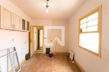 Casa à venda com 240m², 3 quartos e 2 vagasEdícula - Quarto