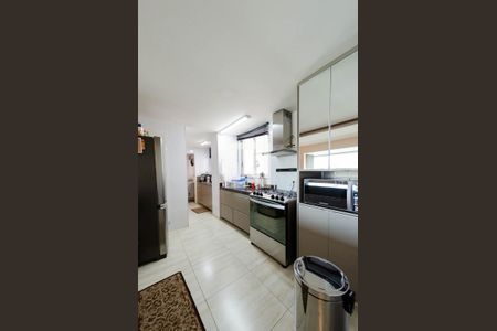 Apartamento para alugar com 110m², 3 quartos e 2 vagasCozinha