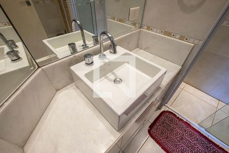 Apartamento à venda com 117m², 3 quartos e 1 vagaSuíte - Banheiro