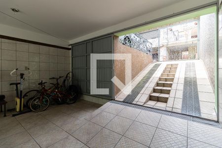 Casa à venda com 200m², 3 quartos e 6 vagasEntrada da Garagem 