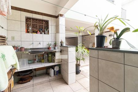 Casa à venda com 200m², 3 quartos e 6 vagasCozinha do Salão de Festas