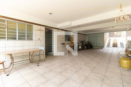 Casa à venda com 200m², 3 quartos e 6 vagasSalão de Festas/Garagem 