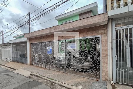 Casa à venda com 200m², 3 quartos e 6 vagasFachada