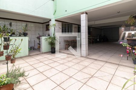 Casa à venda com 200m², 3 quartos e 6 vagasQuintal