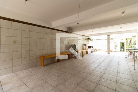 Casa à venda com 200m², 3 quartos e 6 vagasSalão de Festas/Garagem 