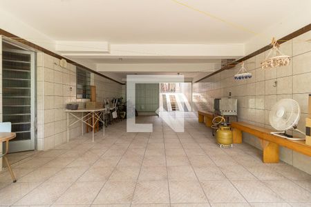 Casa à venda com 200m², 3 quartos e 6 vagasSalão de Festas/Garagem 