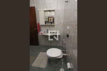 Casa à venda com 345m², 3 quartos e 5 vagas Casa à venda com 345m², 3 quartos e 5 vagasBanheiro da Suíte 2