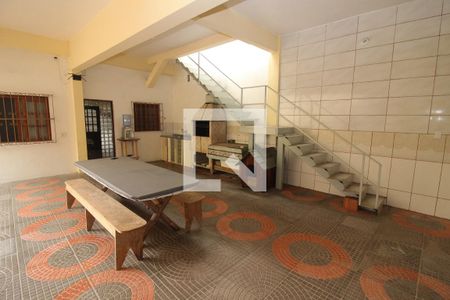 Casa à venda com 345m², 3 quartos e 5 vagas Casa à venda com 345m², 3 quartos e 5 vagasvaranda