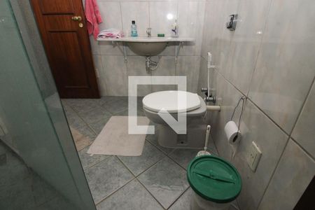 Casa à venda com 345m², 3 quartos e 5 vagas Casa à venda com 345m², 3 quartos e 5 vagasBanheiro da Suíte 1