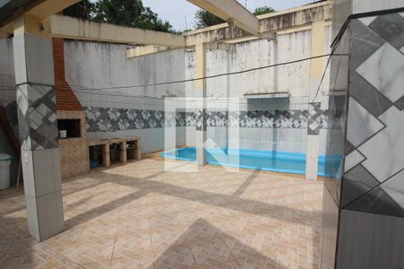 Casa à venda com 345m², 3 quartos e 5 vagas Casa à venda com 345m², 3 quartos e 5 vagasPiscina