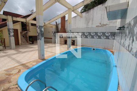 Casa à venda com 345m², 3 quartos e 5 vagas Casa à venda com 345m², 3 quartos e 5 vagasPiscina