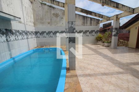 Casa à venda com 345m², 3 quartos e 5 vagas Casa à venda com 345m², 3 quartos e 5 vagasPiscina
