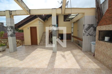 Casa à venda com 345m², 3 quartos e 5 vagas Casa à venda com 345m², 3 quartos e 5 vagasPiscina