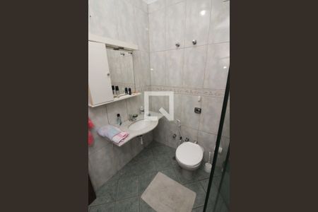 Casa à venda com 345m², 3 quartos e 5 vagas Casa à venda com 345m², 3 quartos e 5 vagasBanheiro da Suíte 2