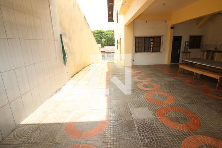 Casa à venda com 345m², 3 quartos e 5 vagas Casa à venda com 345m², 3 quartos e 5 vagasGaragem
