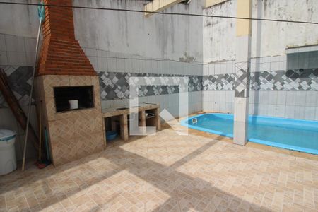 Casa à venda com 345m², 3 quartos e 5 vagas Casa à venda com 345m², 3 quartos e 5 vagasPiscina