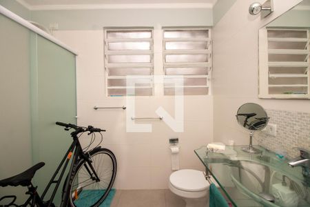 Casa à venda com 400m², 3 quartos e 4 vagas Casa à venda com 400m², 3 quartos e 4 vagasBanheiro Social 2