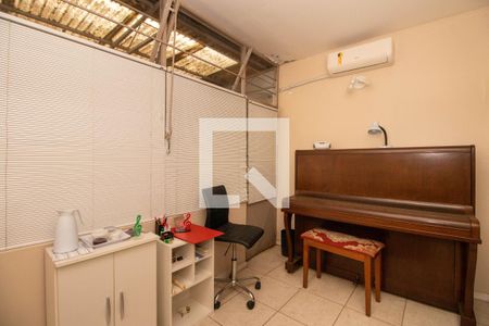 Casa à venda com 400m², 3 quartos e 4 vagas Casa à venda com 400m², 3 quartos e 4 vagasEscritório 3