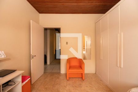 Casa à venda com 400m², 3 quartos e 4 vagas Casa à venda com 400m², 3 quartos e 4 vagasQuarto 1