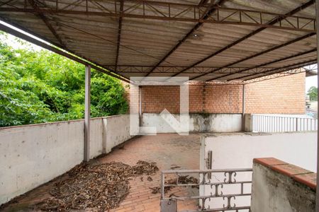 Casa à venda com 400m², 3 quartos e 4 vagas Casa à venda com 400m², 3 quartos e 4 vagasTerraço