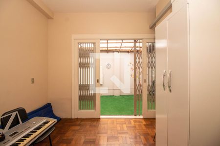 Casa à venda com 400m², 3 quartos e 4 vagas Casa à venda com 400m², 3 quartos e 4 vagasEscritório 2