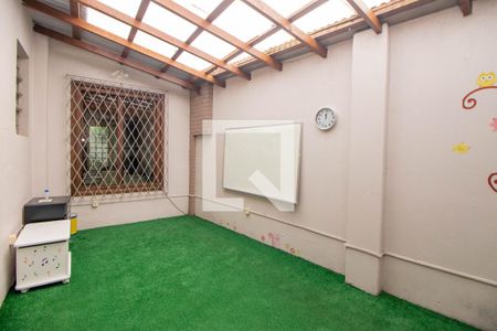 Casa à venda com 400m², 3 quartos e 4 vagas Casa à venda com 400m², 3 quartos e 4 vagasEscritório
