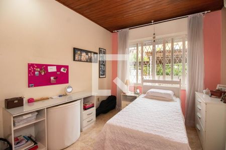 Casa à venda com 400m², 3 quartos e 4 vagas Casa à venda com 400m², 3 quartos e 4 vagasQuarto 2
