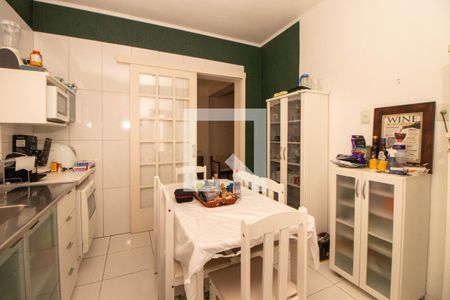 Casa à venda com 400m², 3 quartos e 4 vagas Casa à venda com 400m², 3 quartos e 4 vagasCozinha