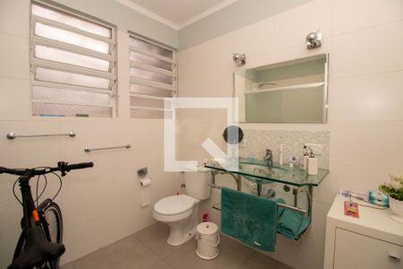 Casa à venda com 400m², 3 quartos e 4 vagas Casa à venda com 400m², 3 quartos e 4 vagasBanheiro Social 2