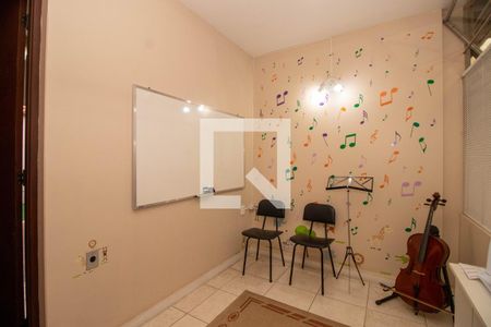 Casa à venda com 400m², 3 quartos e 4 vagas Casa à venda com 400m², 3 quartos e 4 vagasEscritório 3