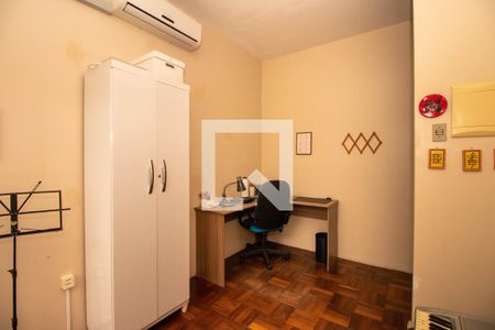 Casa à venda com 400m², 3 quartos e 4 vagas Casa à venda com 400m², 3 quartos e 4 vagasEscritório 2