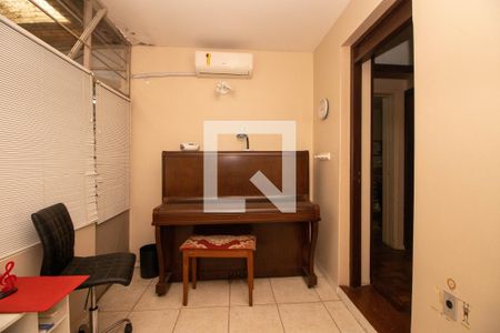 Casa à venda com 400m², 3 quartos e 4 vagas Casa à venda com 400m², 3 quartos e 4 vagasEscritório 3