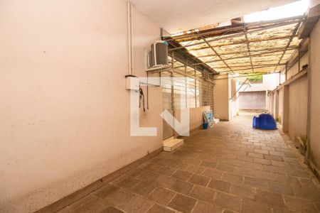 Casa à venda com 400m², 3 quartos e 4 vagas Casa à venda com 400m², 3 quartos e 4 vagasGaragem