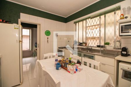 Casa à venda com 400m², 3 quartos e 4 vagas Casa à venda com 400m², 3 quartos e 4 vagasCozinha