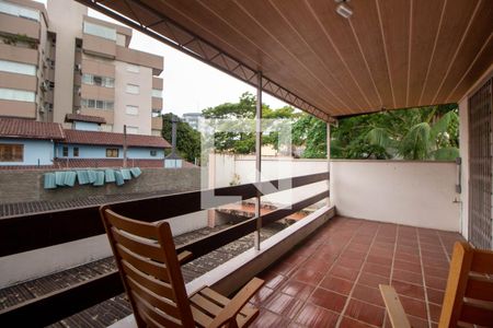 Casa à venda com 400m², 3 quartos e 4 vagas Casa à venda com 400m², 3 quartos e 4 vagasVaranda da Sala 2