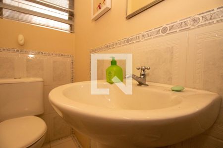 Casa à venda com 400m², 3 quartos e 4 vagas Casa à venda com 400m², 3 quartos e 4 vagasLavabo