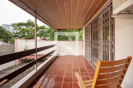 Casa à venda com 400m², 3 quartos e 4 vagas Casa à venda com 400m², 3 quartos e 4 vagasVaranda da Sala 2