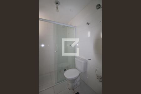 Banheiro de kitnet/studio para alugar com 1 quarto, 45m² em Centro, Campinas