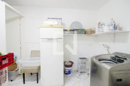 Casa à venda com 147m², 3 quartos e 2 vagas Casa à venda com 147m², 3 quartos e 2 vagasÁrea de Serviço