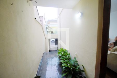 Casa à venda com 147m², 3 quartos e 2 vagas Casa à venda com 147m², 3 quartos e 2 vagasCorredor externo