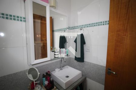 Casa à venda com 104m², 3 quartos e 2 vagasBanheiro