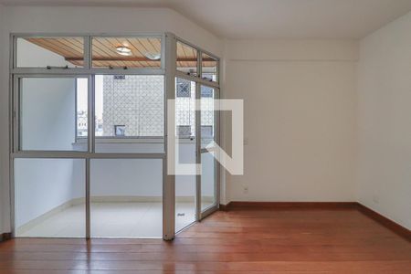 Apartamento para alugar com 70m², 2 quartos e 1 vagaSala 