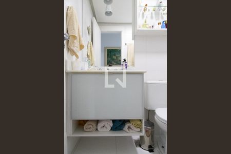 Apartamento à venda com 137m², 3 quartos e 2 vagas Apartamento à venda com 137m², 3 quartos e 2 vagasBanheiro social