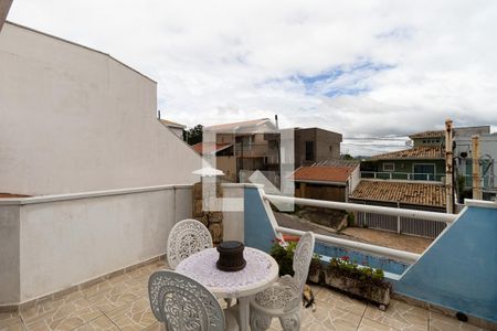 Casa à venda com 200m², 3 quartos e 2 vagasVaranda