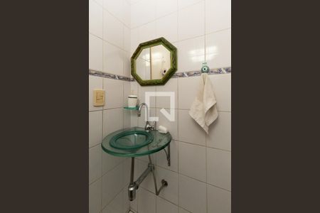 Casa à venda com 200m², 3 quartos e 2 vagasLavabo