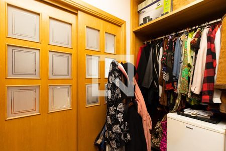 Casa à venda com 200m², 3 quartos e 2 vagasCloset da suíte